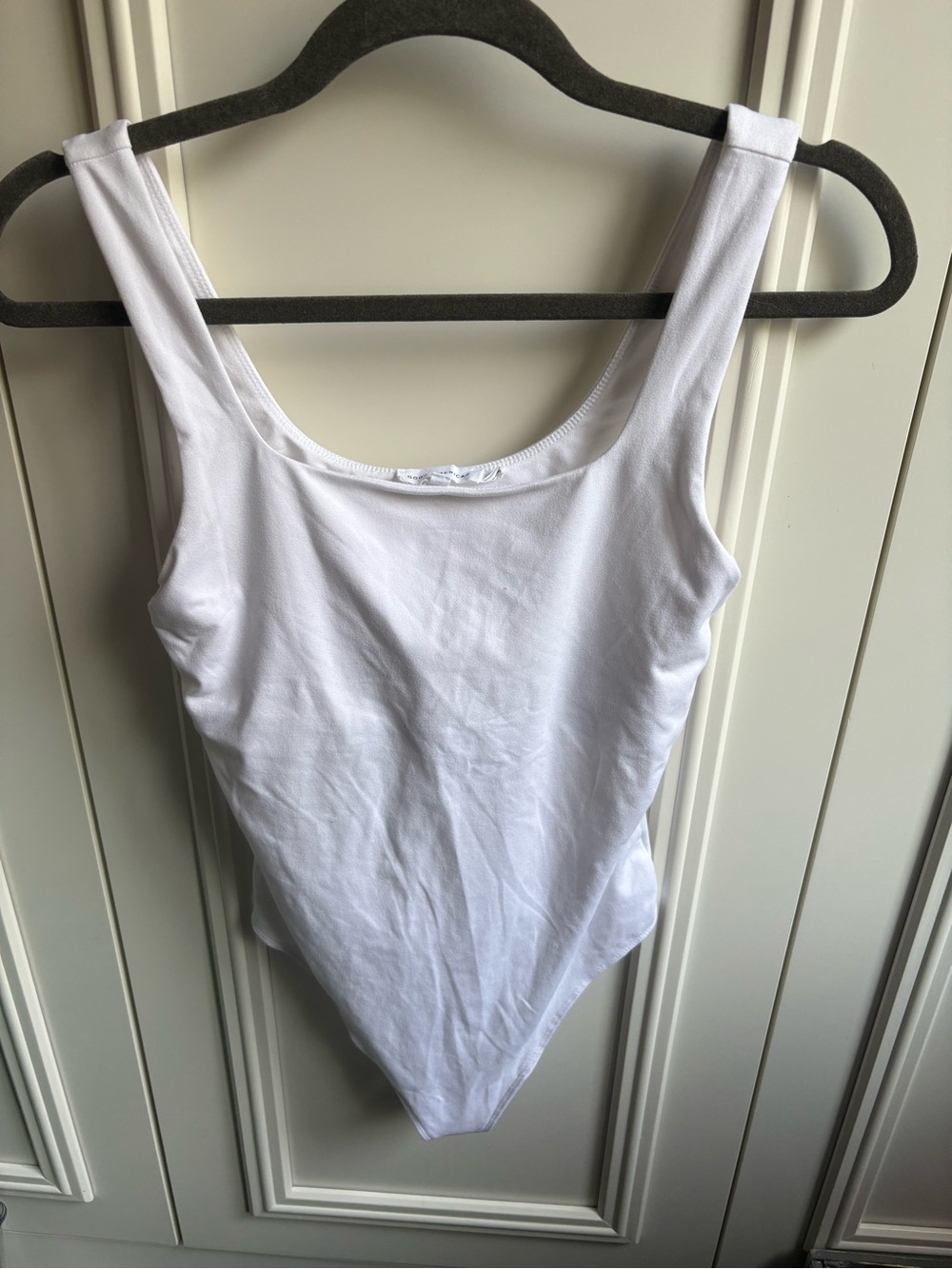 Good American White Scoop Neck Bodysuit- size 3